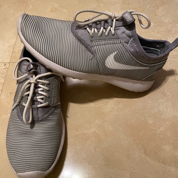 Nike Trainers - Picture 3 of 5